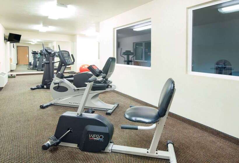 Howard Johnson By Wyndham Oacoma Hotel & Suites