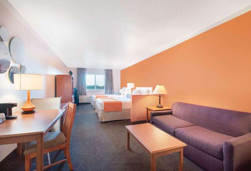 Howard Johnson By Wyndham Oacoma Hotel & Suites