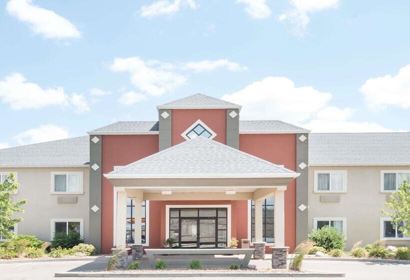 Howard Johnson By Wyndham Oacoma Hotel & Suites