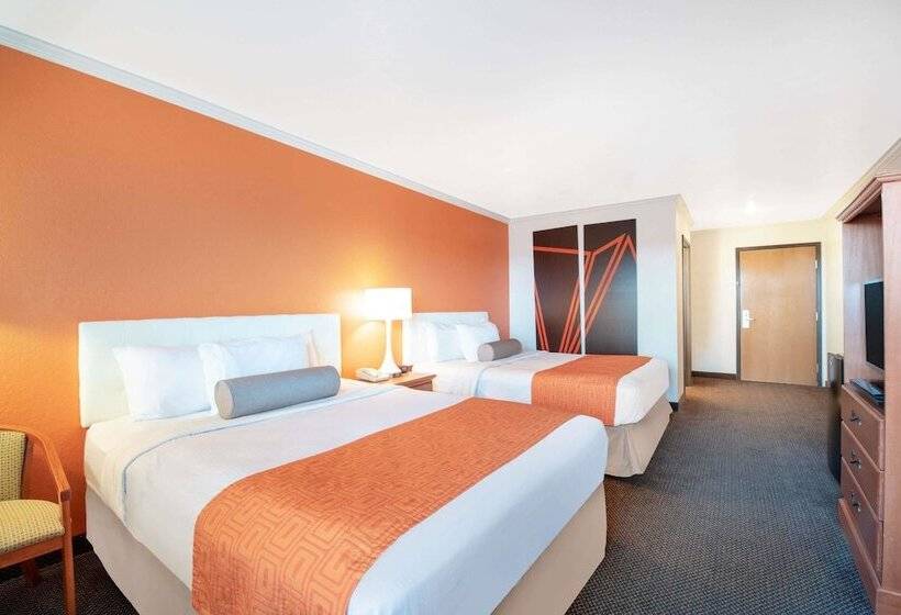 Howard Johnson By Wyndham Oacoma Hotel & Suites