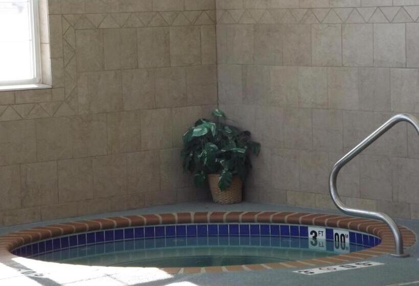 Howard Johnson By Wyndham Oacoma Hotel & Suites