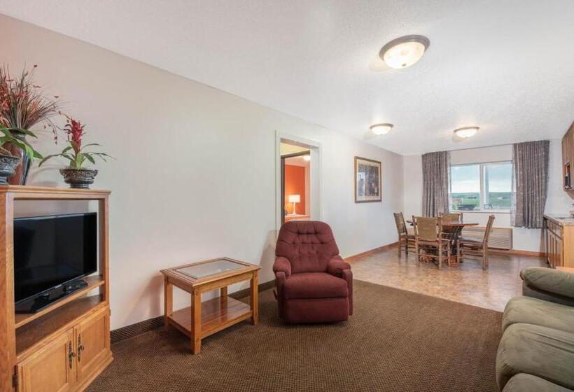 Howard Johnson By Wyndham Oacoma Hotel & Suites