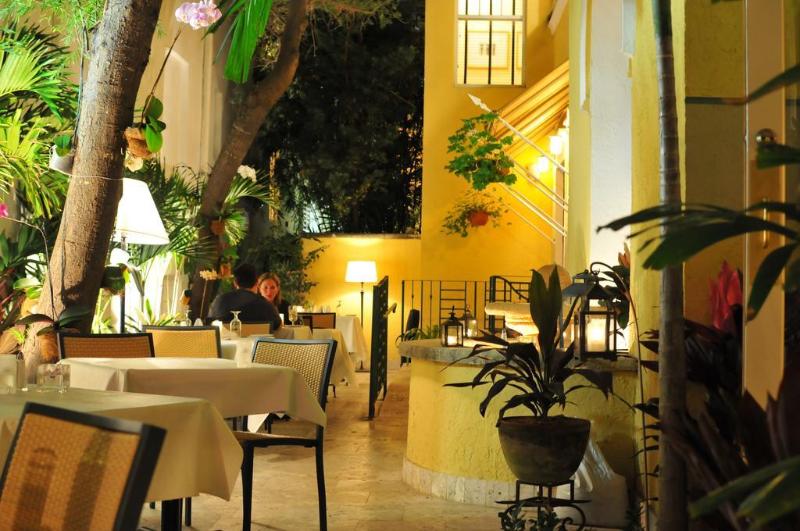 בית מלון כפרי Kasa La Flora And Impala Miami Beach