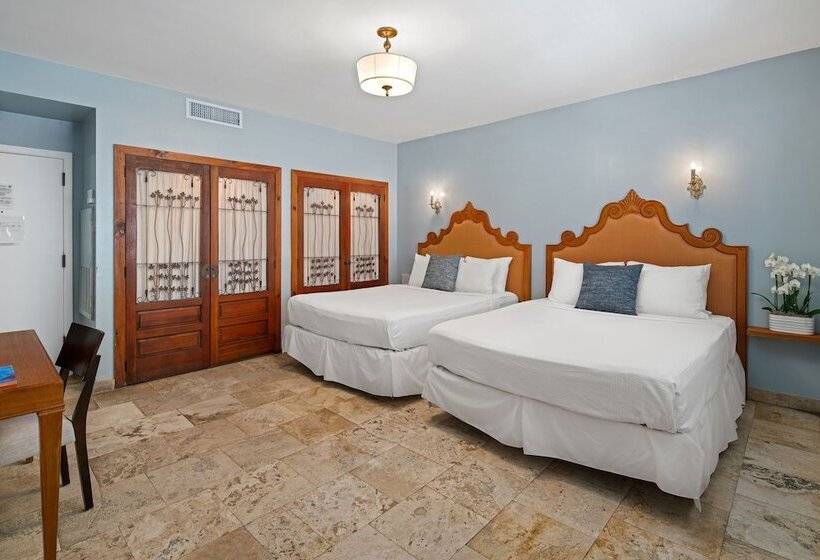 בית מלון כפרי Kasa La Flora And Impala Miami Beach