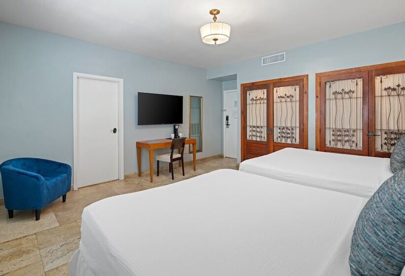 בית מלון כפרי Kasa La Flora And Impala Miami Beach