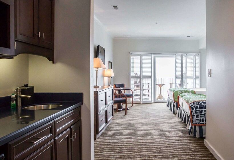 Island Inn & Suites, Ascend Hotel Collection