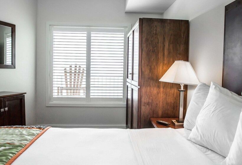 Island Inn & Suites, Ascend Hotel Collection