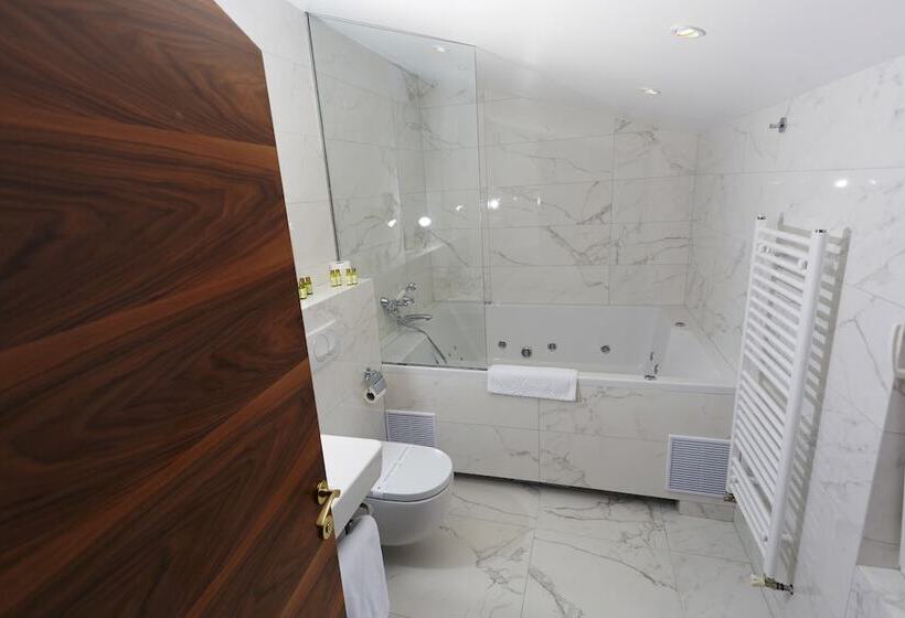 هتل Jupiter Luxury