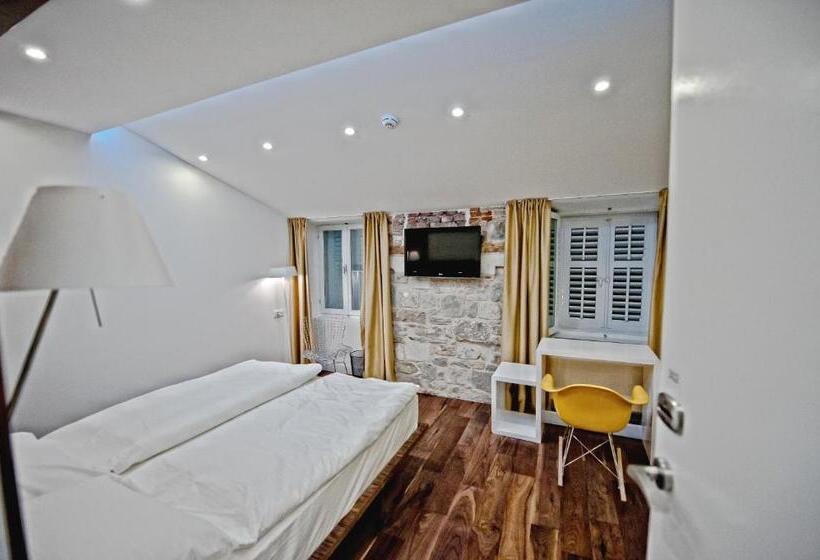 هتل Jupiter Luxury