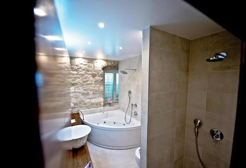 هتل Jupiter Luxury