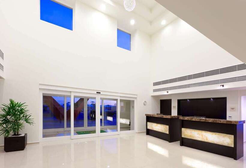 فندق La Quinta By Wyndham San Luis Potosi