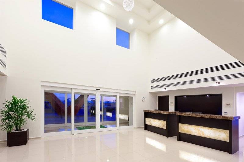 هتل La Quinta By Wyndham San Luis Potosi