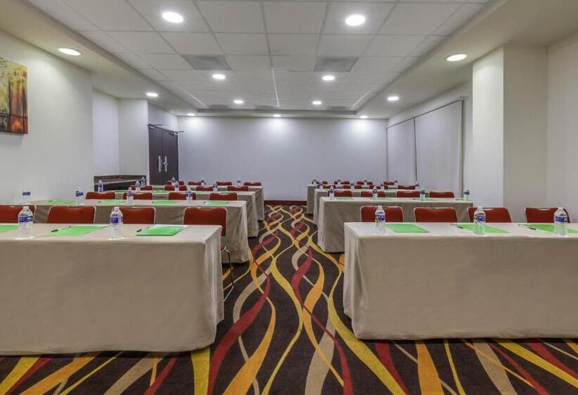 فندق La Quinta By Wyndham San Luis Potosi