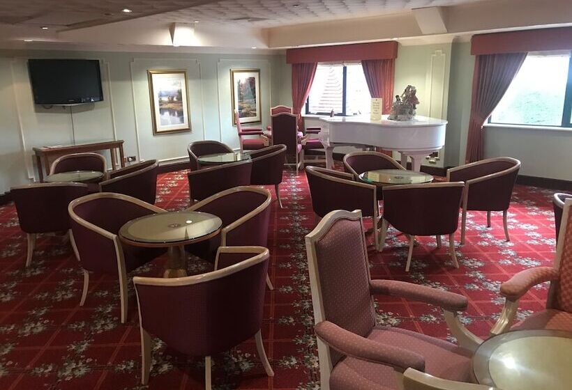 فندق Lakeside International