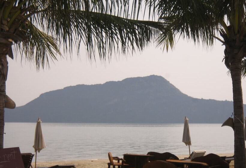 בית מלון כפרי Long Beach Inn