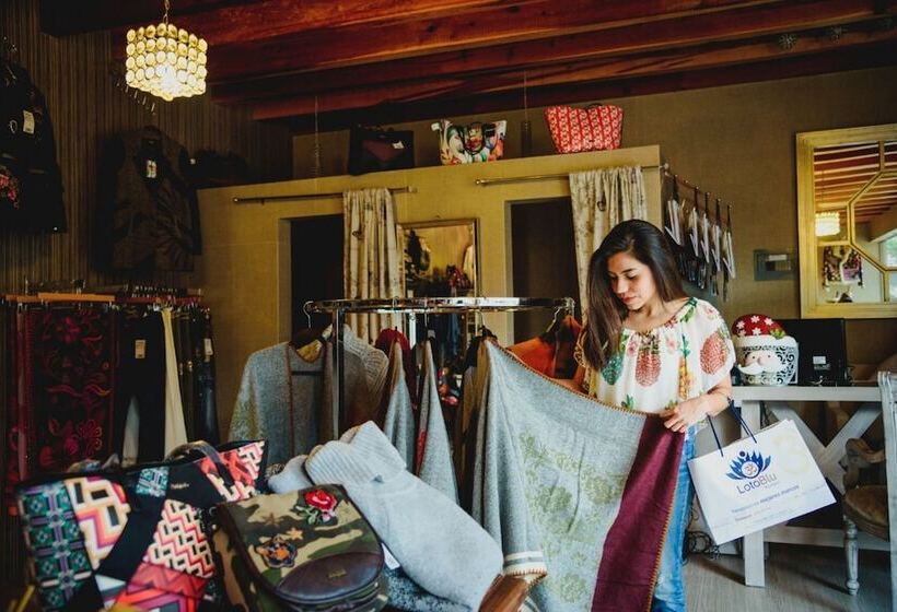 Loto Azul Hotel & Spa