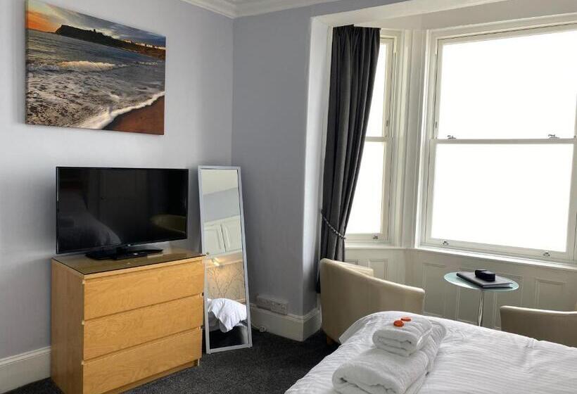 בית מלון כפרי Marine View Guest House