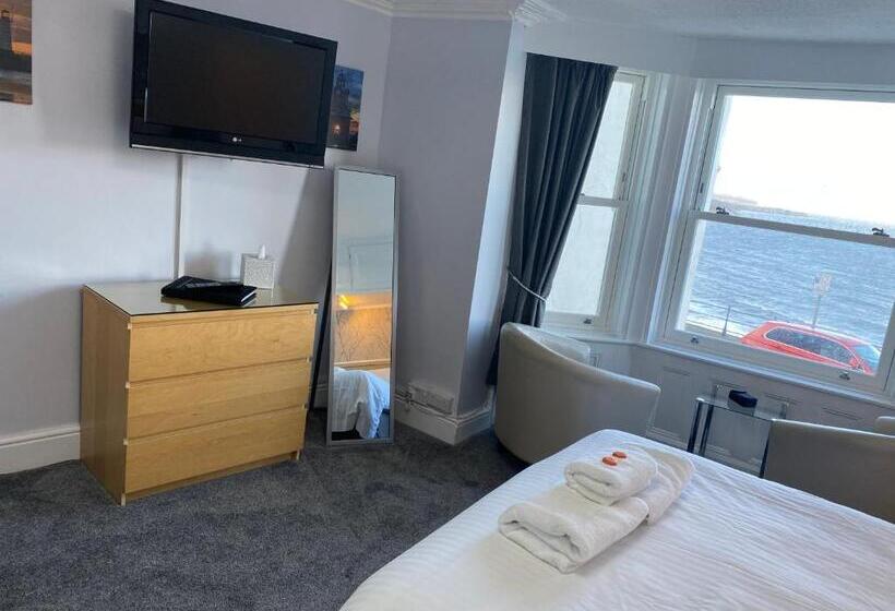 בית מלון כפרי Marine View Guest House