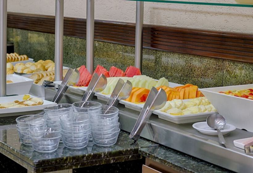 호텔 Nacional Inn Curitiba Estação Shopping