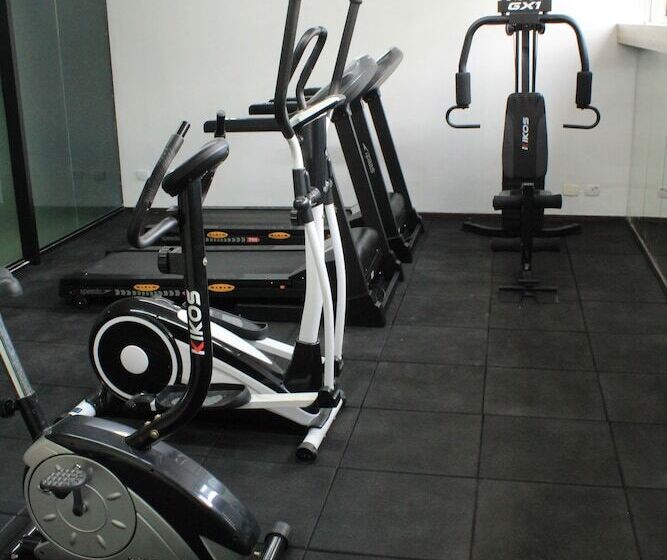 בית מלון כפרי Nacional Inn Curitiba Estação Shopping