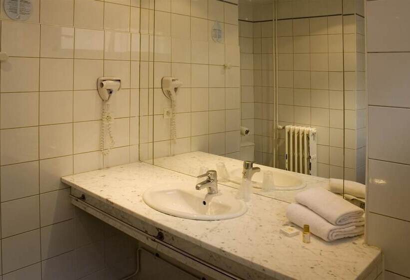 هتل Ours Blanc  Place Victor Hugo