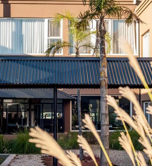 בית מלון כפרי Pro