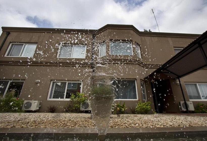 בית מלון כפרי Pro