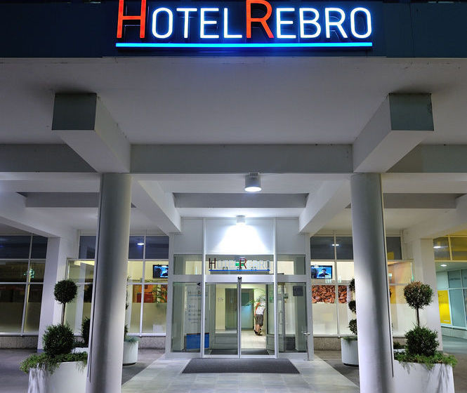 فندق Rebro