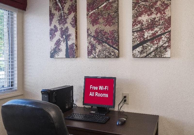 فندق Red Roof Inn Plus+ Poughkeepsie