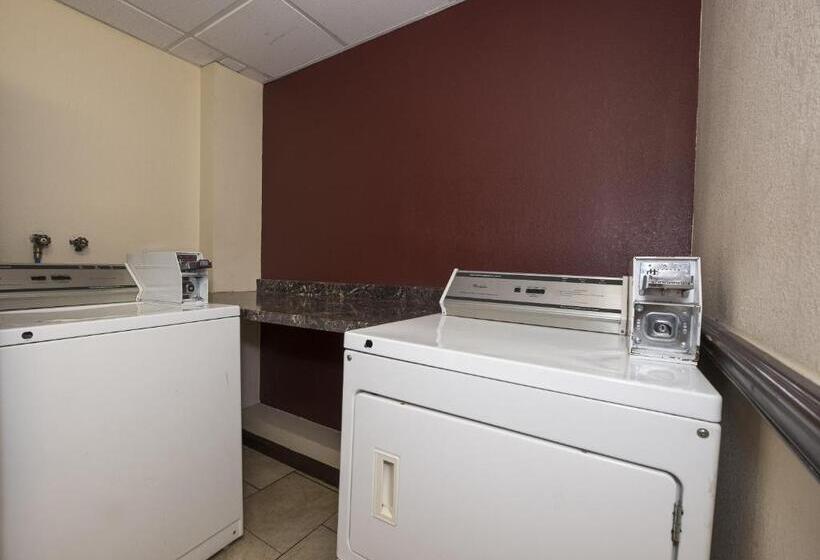 فندق Red Roof Inn Plus+ Poughkeepsie