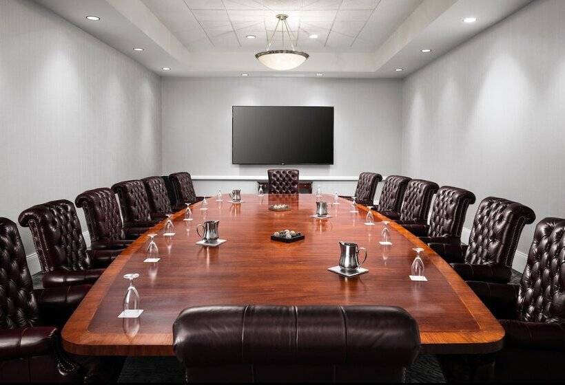 Отель Renaissance Portsmouthnorfolk Waterfront