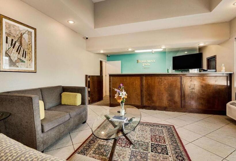 فندق Rodeway Inn
