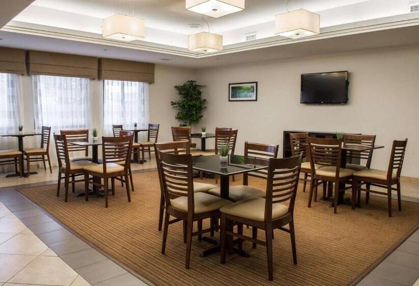 酒店 Sleep Inn & Suites Harbour Pointe