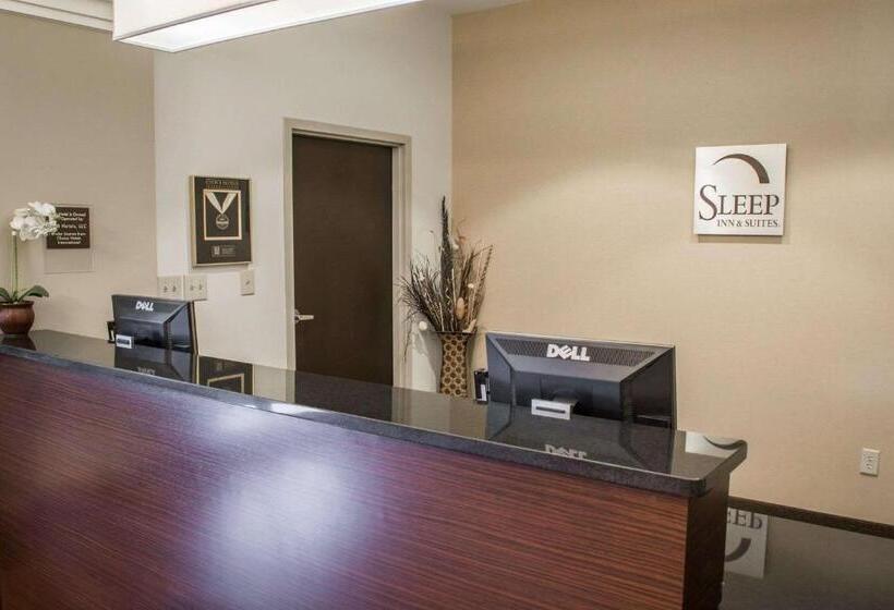 Отель Sleep Inn & Suites Harbour Pointe