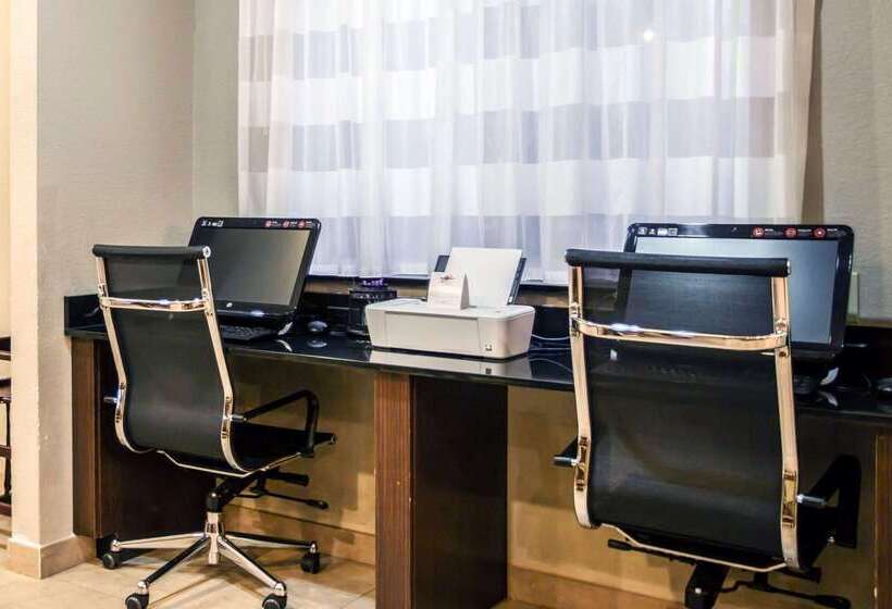 בית מלון כפרי Sleep Inn & Suites Marion  Military Institute