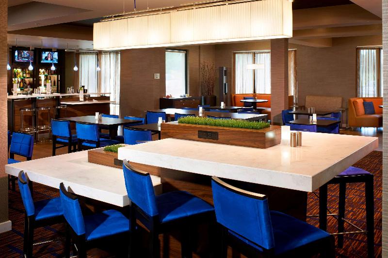 Отель Sonesta Select Detroit Novi