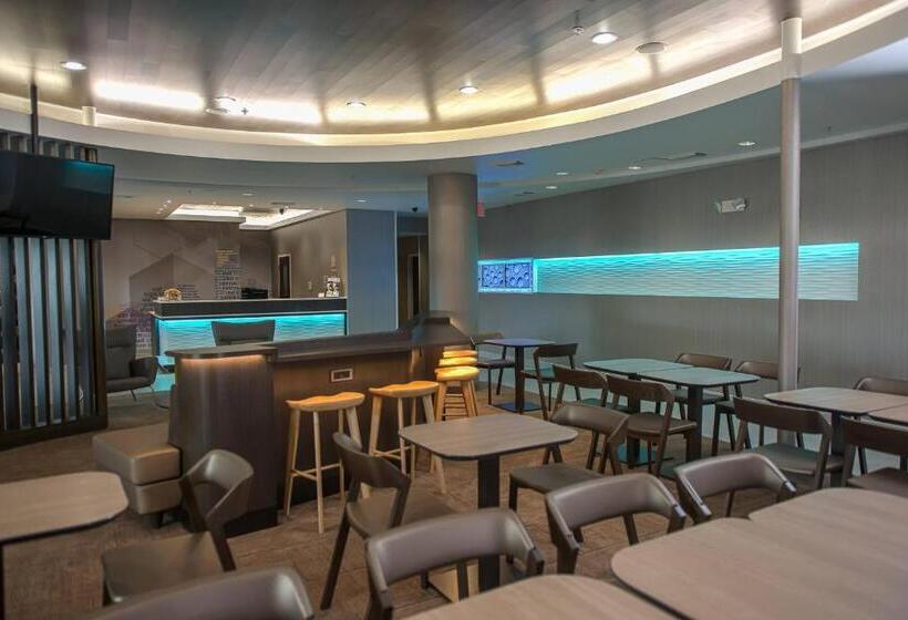 هتل Springhill Suites Houston Pearland