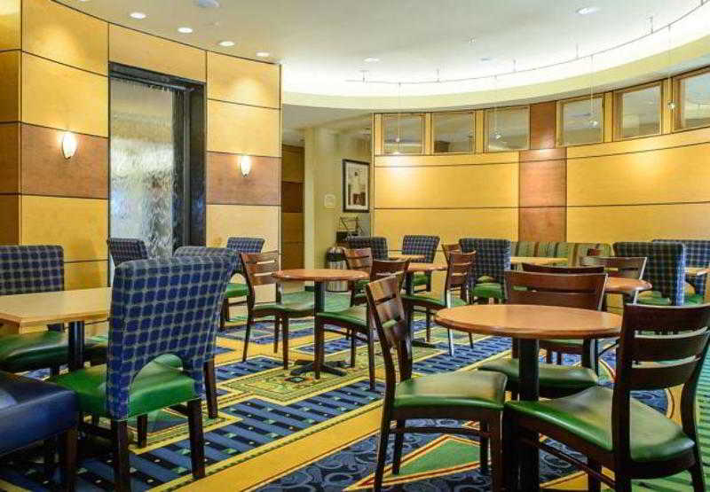 فندق Springhill Suites Houston Pearland