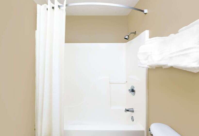 فندق Super 8 By Wyndham Kosciusko