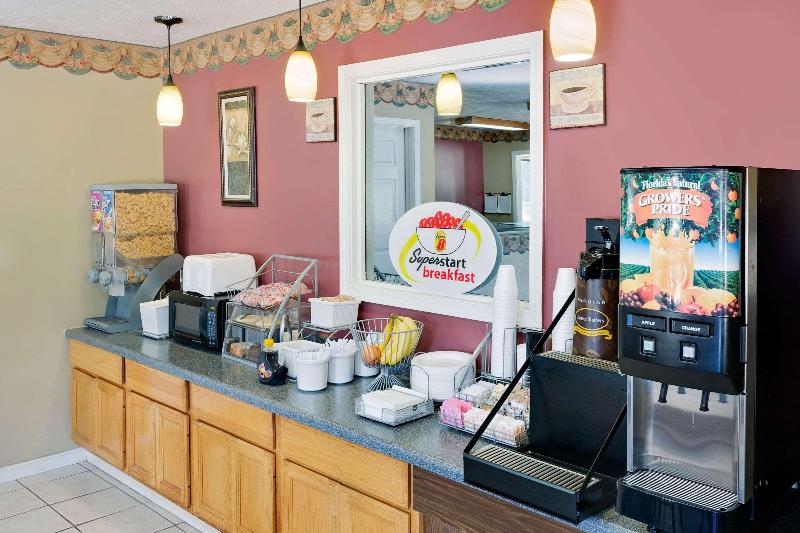 فندق Super 8 By Wyndham Kosciusko