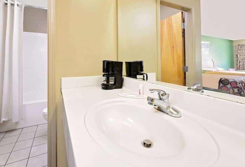 فندق Super 8 By Wyndham Kosciusko