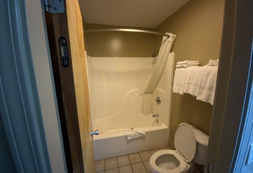 فندق Super 8 By Wyndham Kosciusko