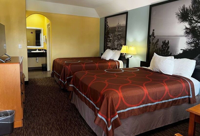 Отель Super 8 By Wyndham Montgomery/ Lake Conroe