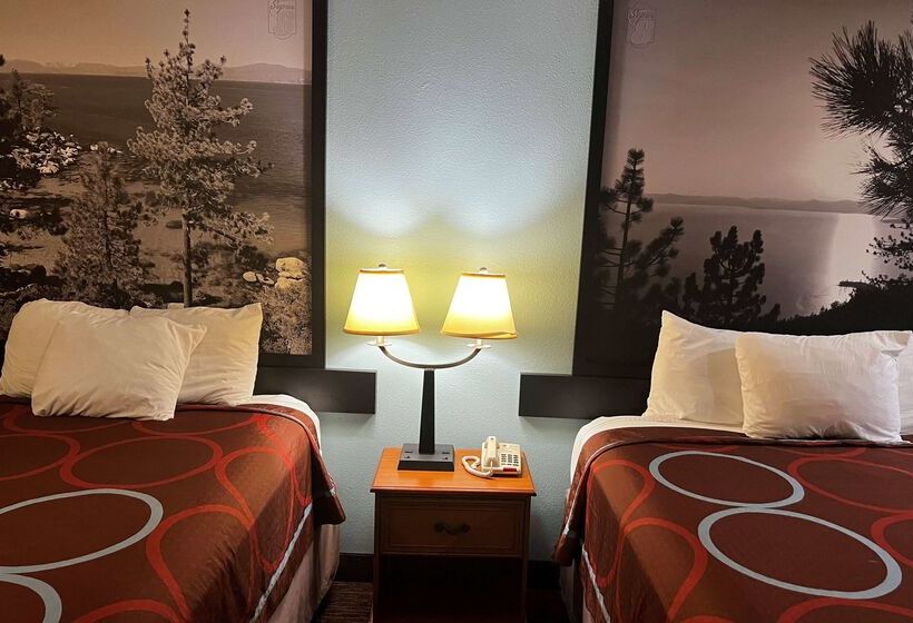 Отель Super 8 By Wyndham Montgomery/ Lake Conroe