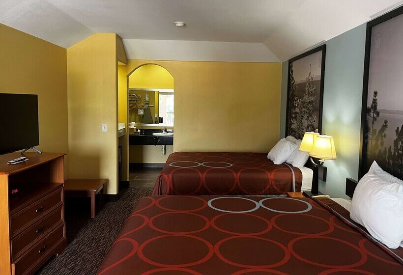 Отель Super 8 By Wyndham Montgomery/ Lake Conroe