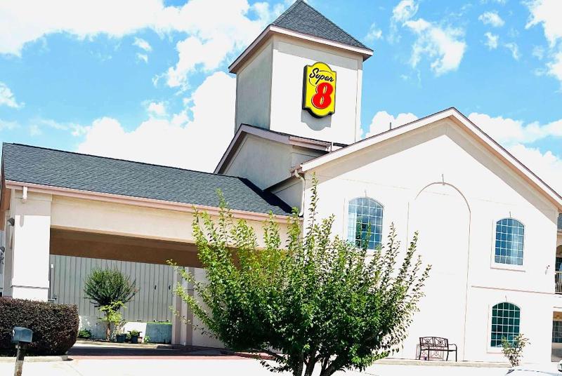 Отель Super 8 By Wyndham Montgomery/ Lake Conroe