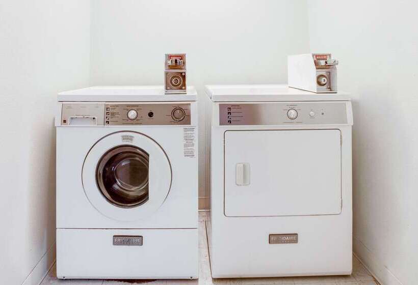 فندق Super 8 By Wyndham Morrilton