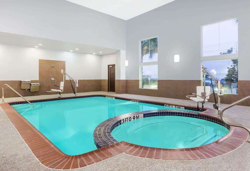 فندق Spark By Hilton Nacogdoches