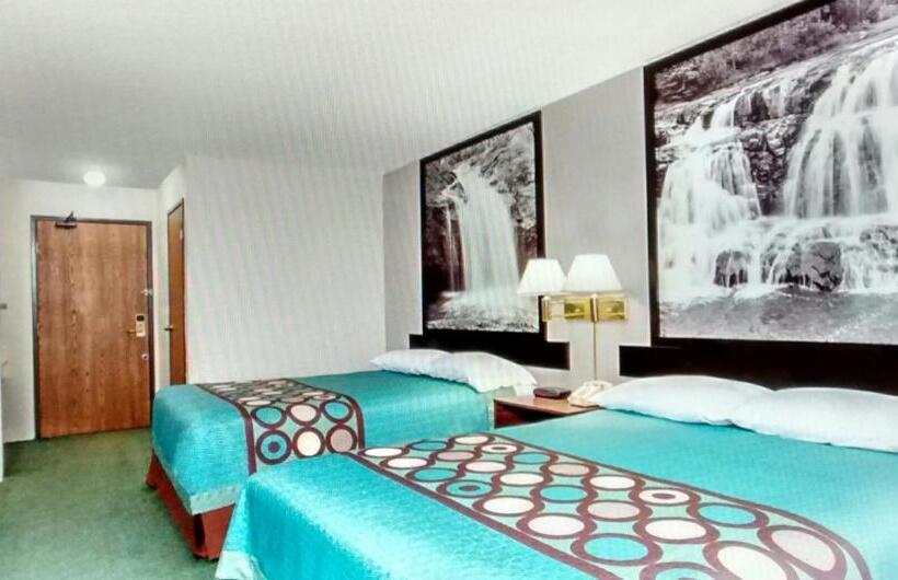 酒店 Super 8 By Wyndham Reedsburg