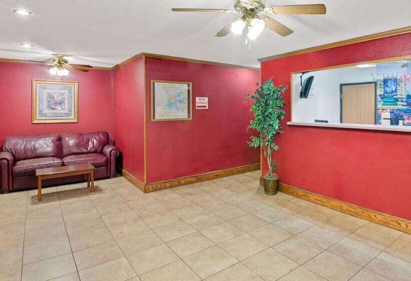 هتل Super 8 By Wyndham Riverside/kansas City